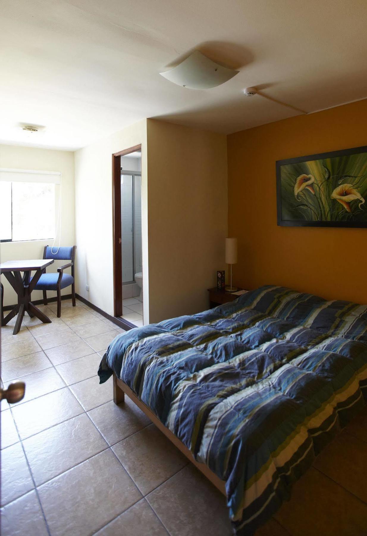 Flying Dog Hostel Lima Extérieur photo