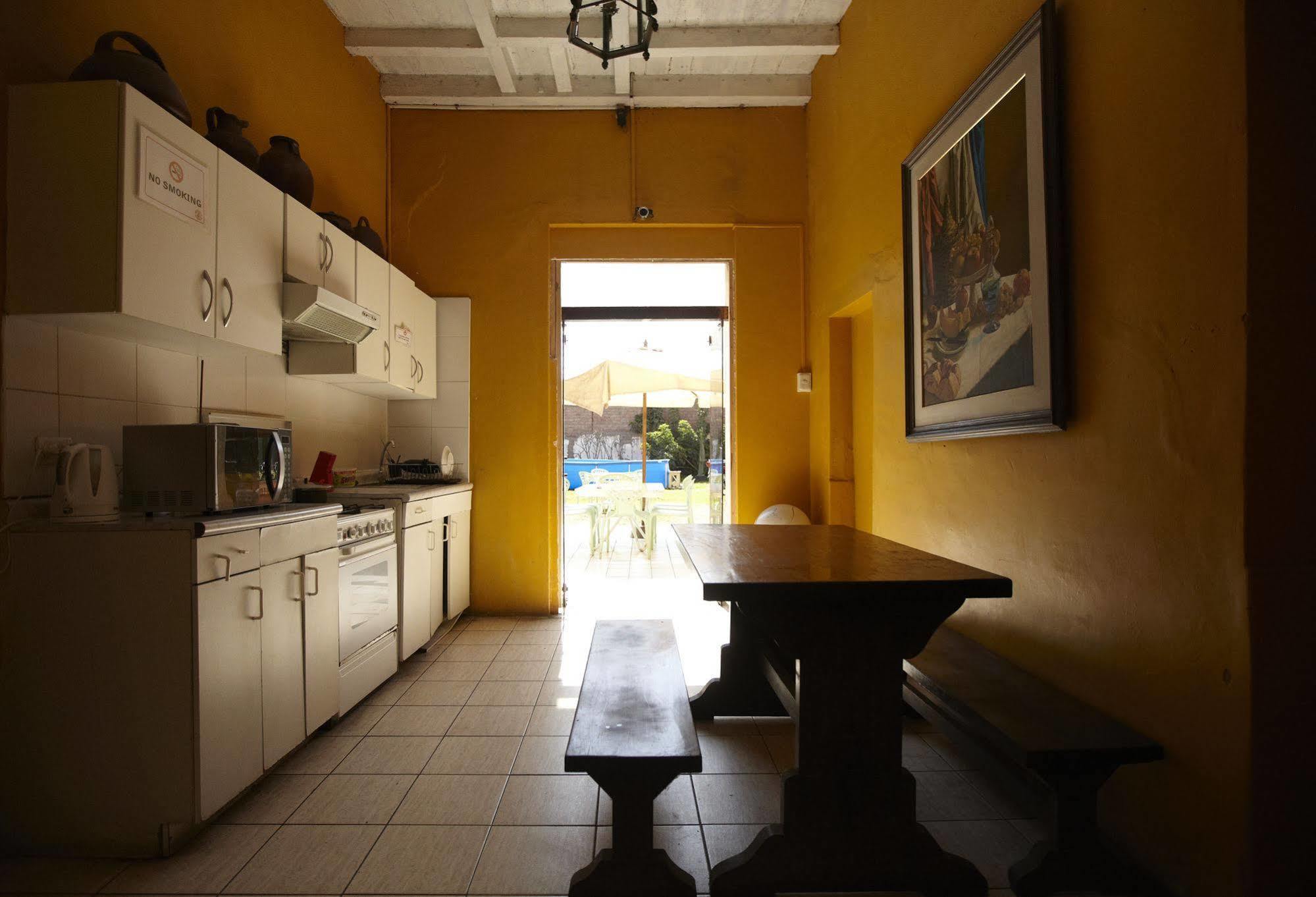 Flying Dog Hostel Lima Extérieur photo
