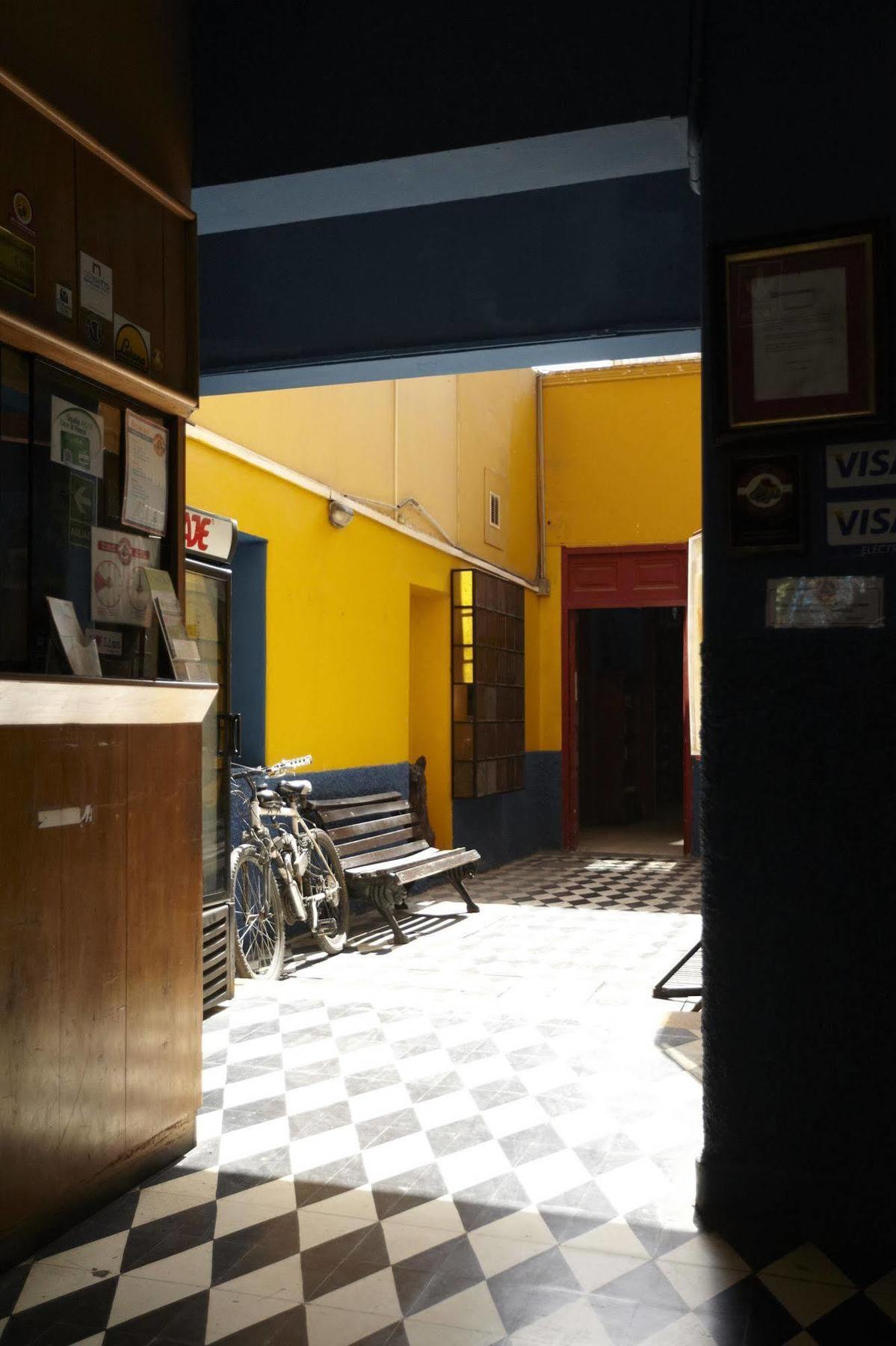 Flying Dog Hostel Lima Extérieur photo
