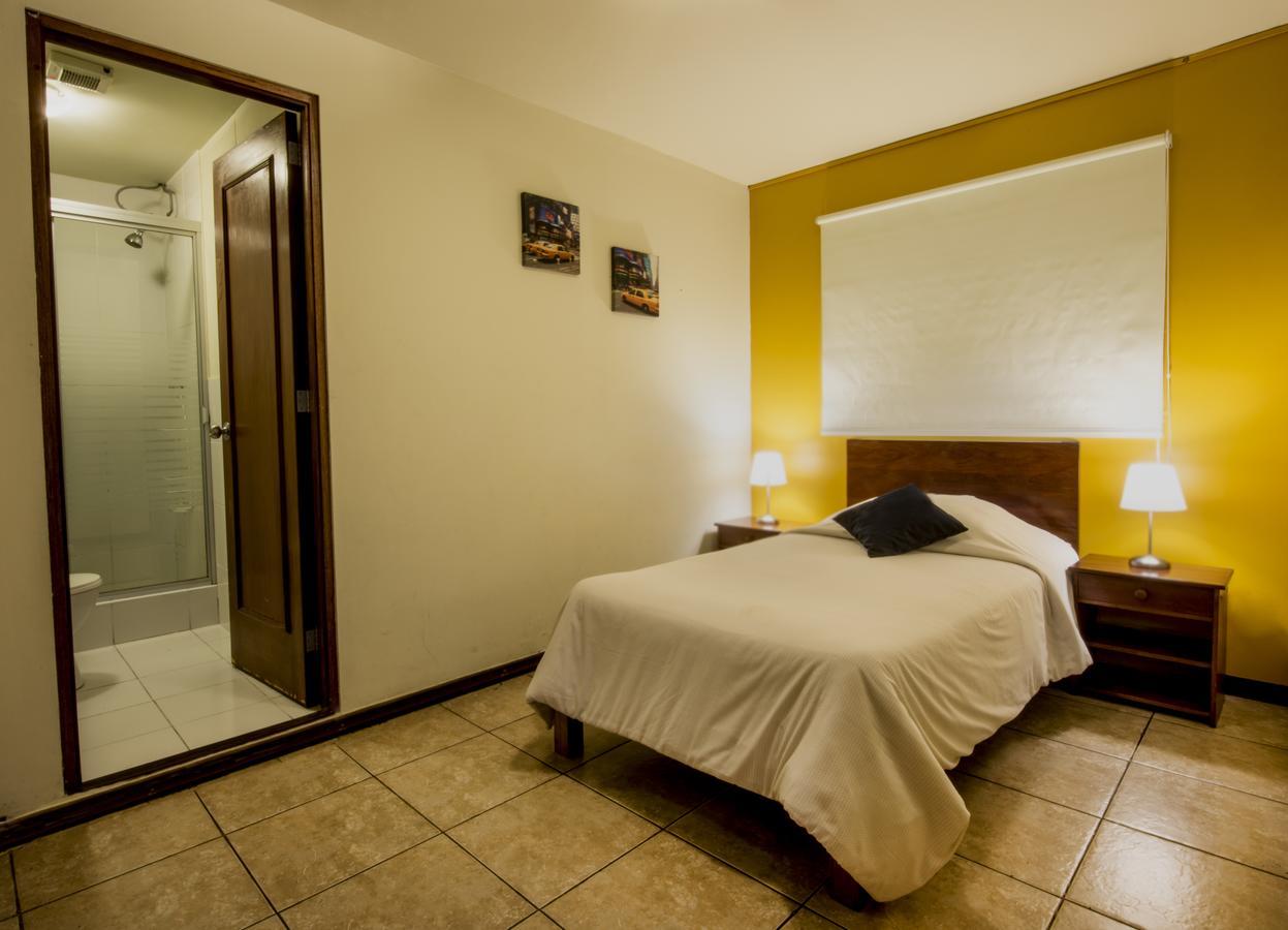 Flying Dog Hostel Lima Extérieur photo