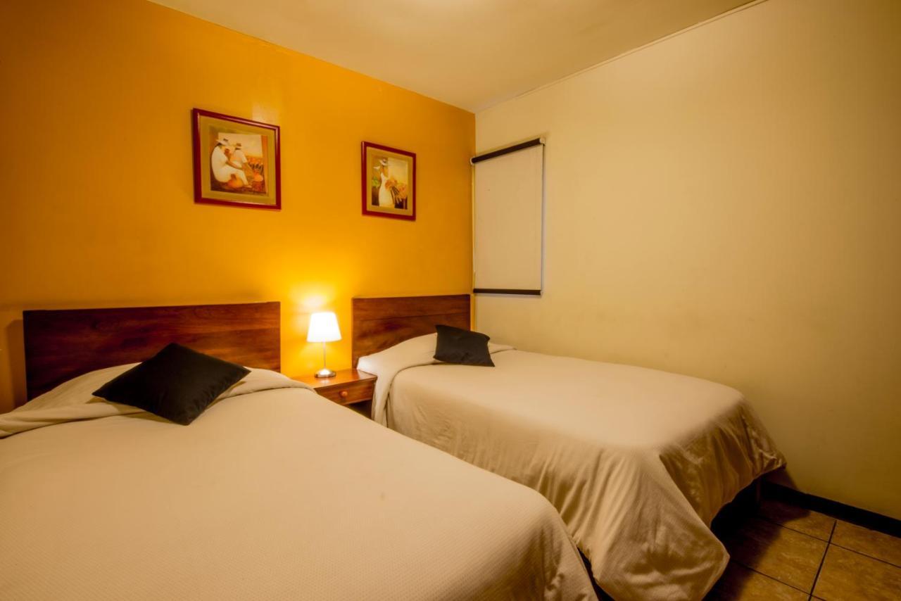 Flying Dog Hostel Lima Extérieur photo